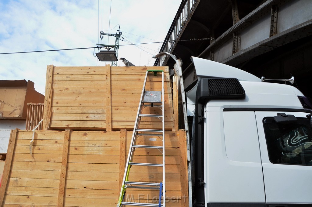 LKW Bruecke Koeln Deutz Opladenestr Deutz Muelheimerstr P155.JPG - Miklos Laubert